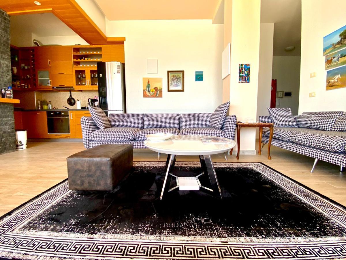 Eka Luxury Apartments Vlorë Esterno foto
