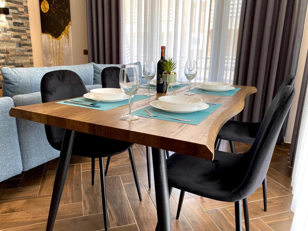 Eka Luxury Apartments Vlorë Esterno foto